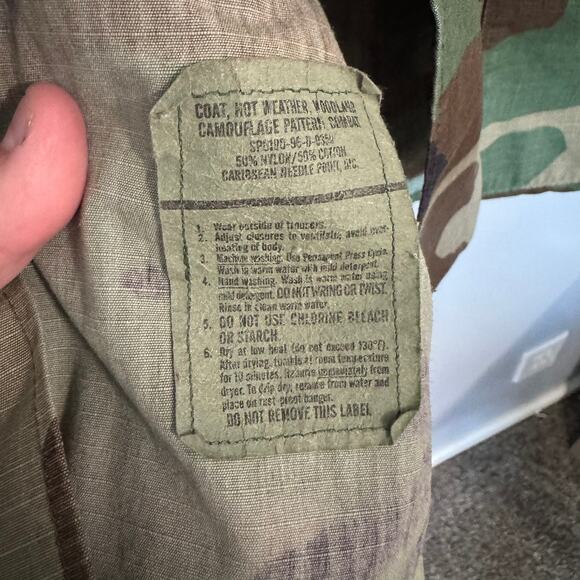 Vintage U.S. Army Woodland Camo BDU Combat Jacket Size Large Regular w/ Patches - Picture 7 of 7